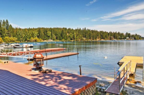 Newport Cabin with Lakefront Private Porch and Grill!